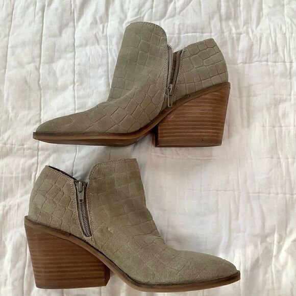 Lucky brand Saucie booties size 7M EUC green suede croc embossed - Picture 4 of 10